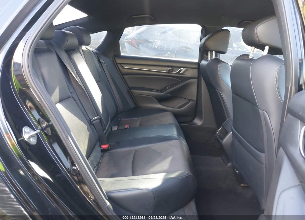 2018 HONDA ACCORD VIN: 1HGCV1F35JA060651
