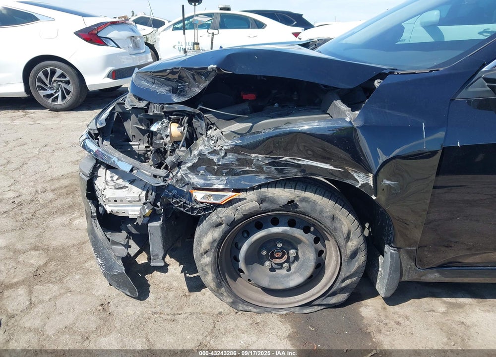 2018 HONDA CIVIC VIN: 2HGFC2F56JH608250