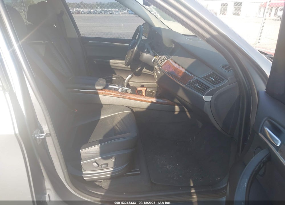 2009 BMW X5 VIN: 5UXFE43599L260188