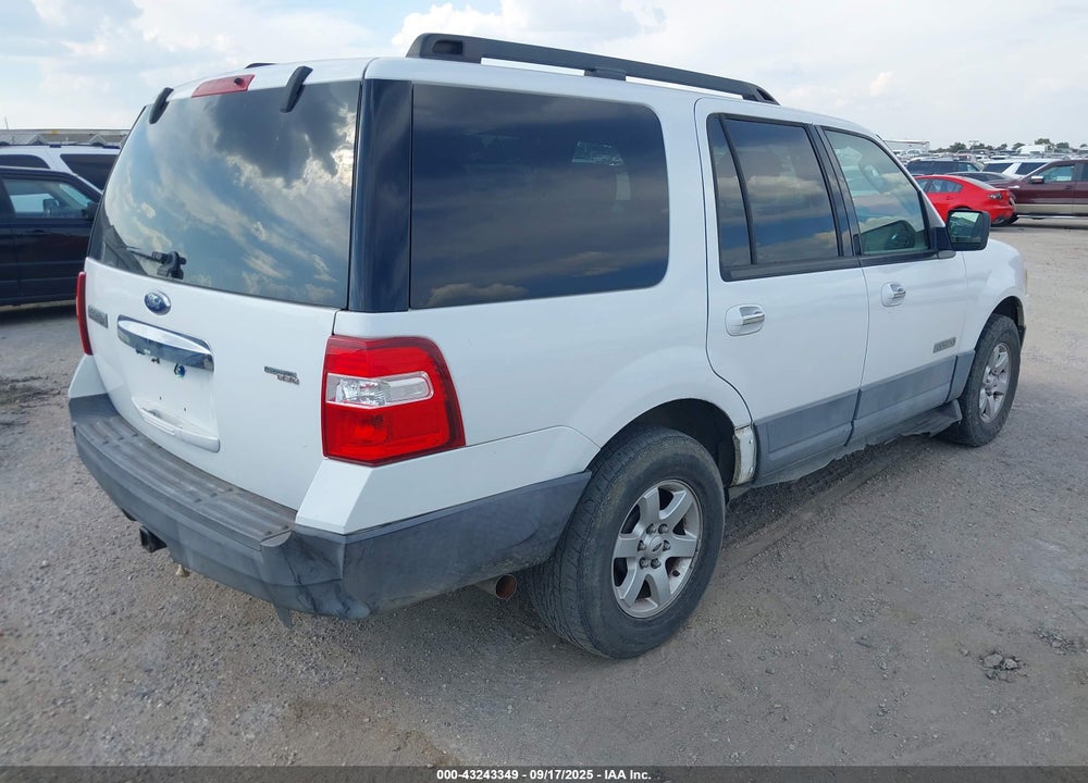 2007 FORD EXPEDITION XLT VIN: 1FMFU15547LA87981
