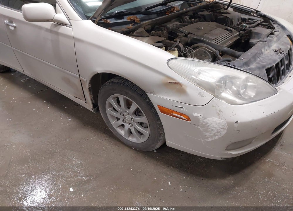 2003 LEXUS ES 300 VIN: JTHBF30G130123069