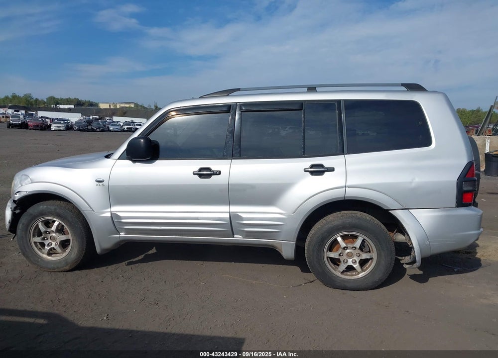 2002 MITSUBISHI MONTERO XLS VIN: JA4MW31R92J056556