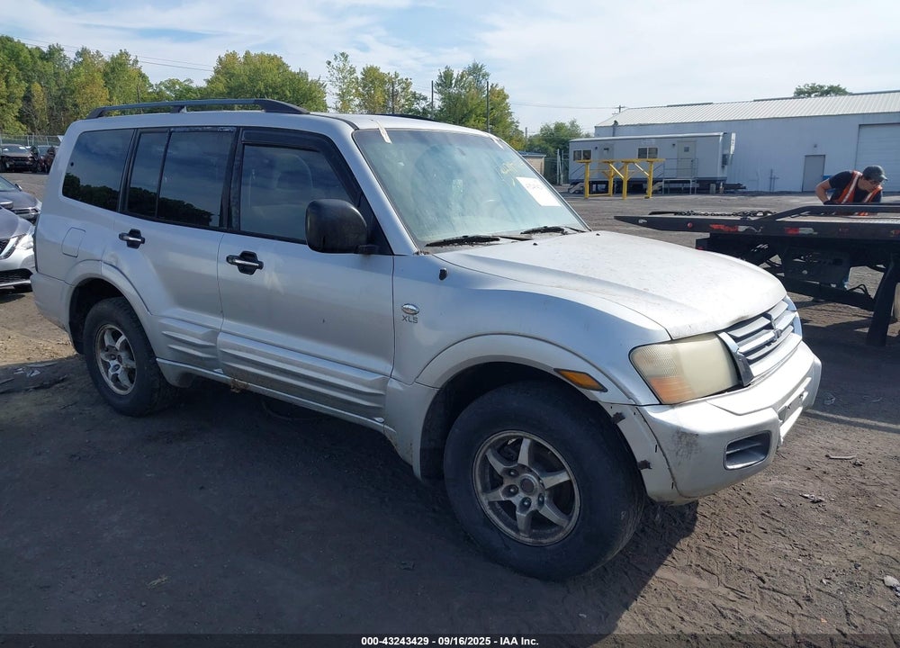 2002 MITSUBISHI MONTERO XLS VIN: JA4MW31R92J056556
