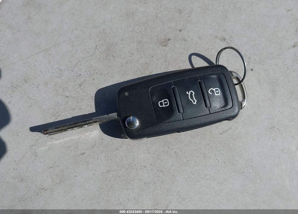 2012 VOLKSWAGEN PASSAT VIN: 1VWAP7A34CC019491