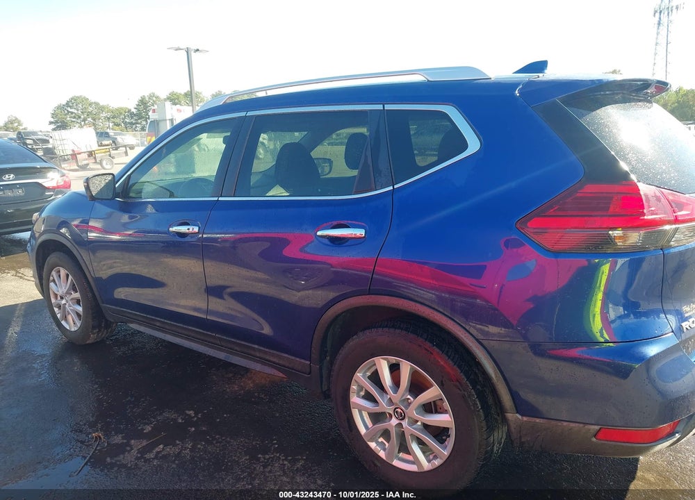 2017 NISSAN ROGUE VIN: KNMAT2MT2HP569785