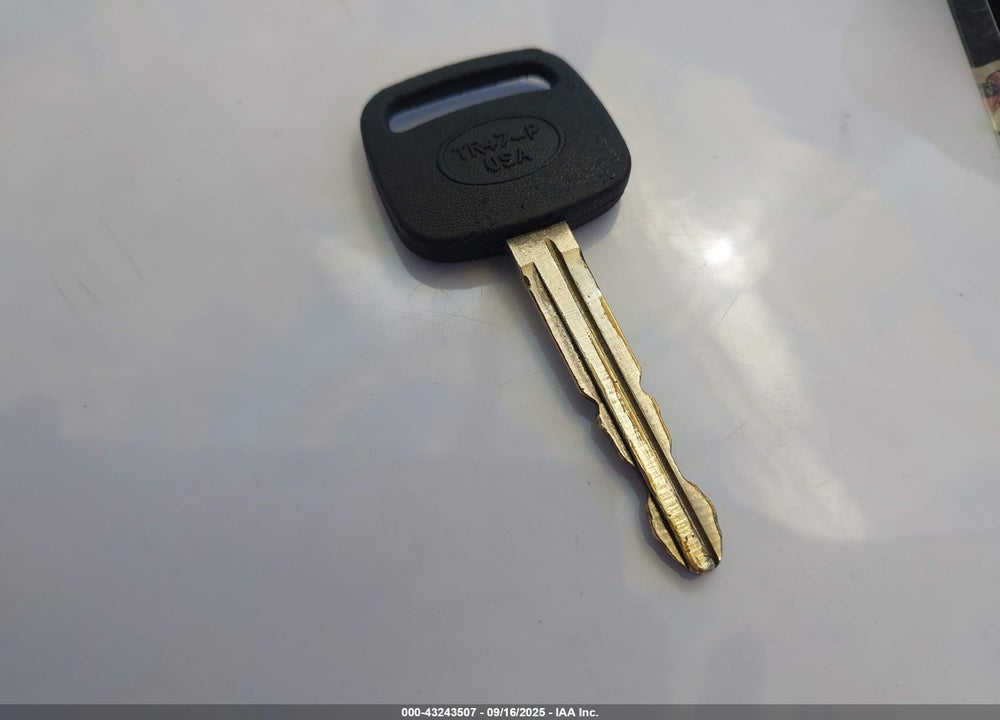 2001 TOYOTA COROLLA LE VIN: 2T1BR12E71C421556