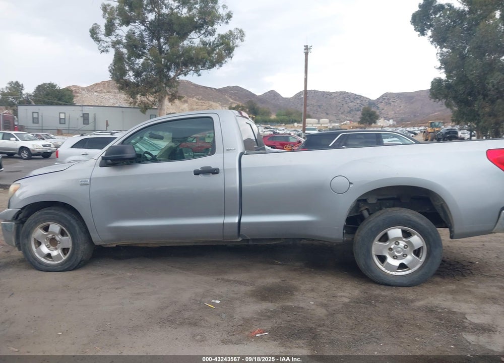 2007 TOYOTA TUNDRA VIN: 5TFLT52137X007212