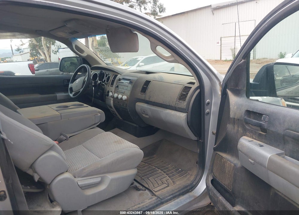 2007 TOYOTA TUNDRA VIN: 5TFLT52137X007212