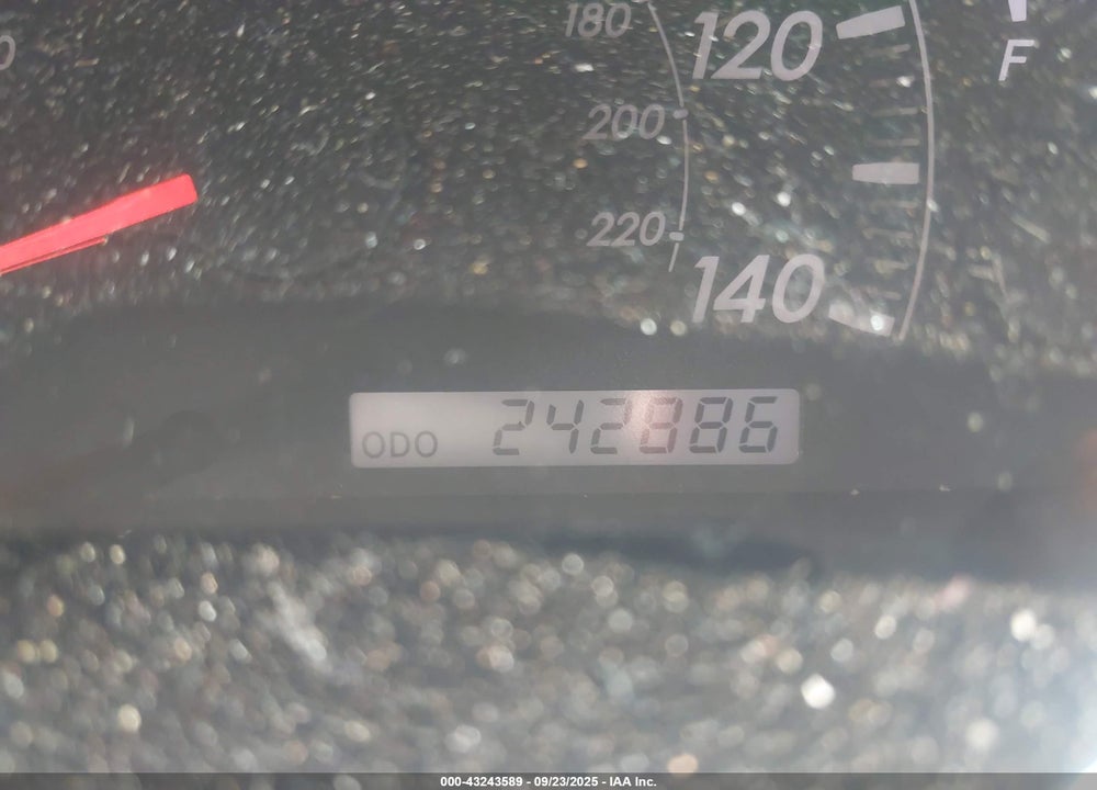 2005 TOYOTA CAMRY LE VIN: 4T1BE32K25U995760