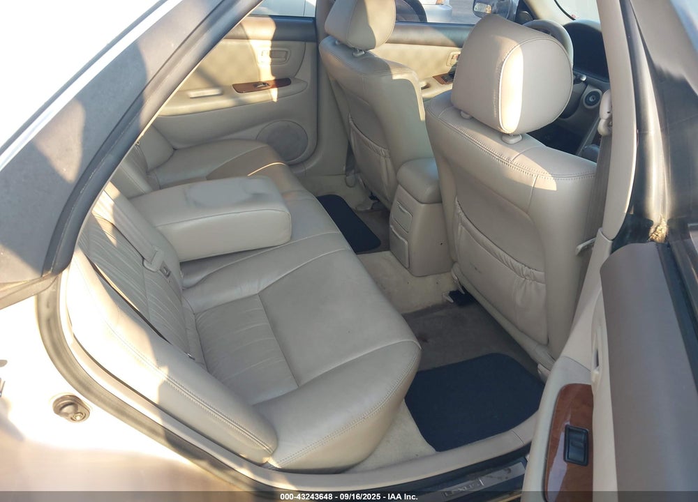 2001 LEXUS ES 300 VIN: JT8BF28G015112529