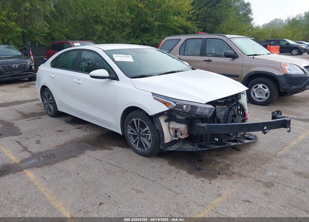 2024 KIA FORTE LXS VIN: 3KPF24AD1RE817303