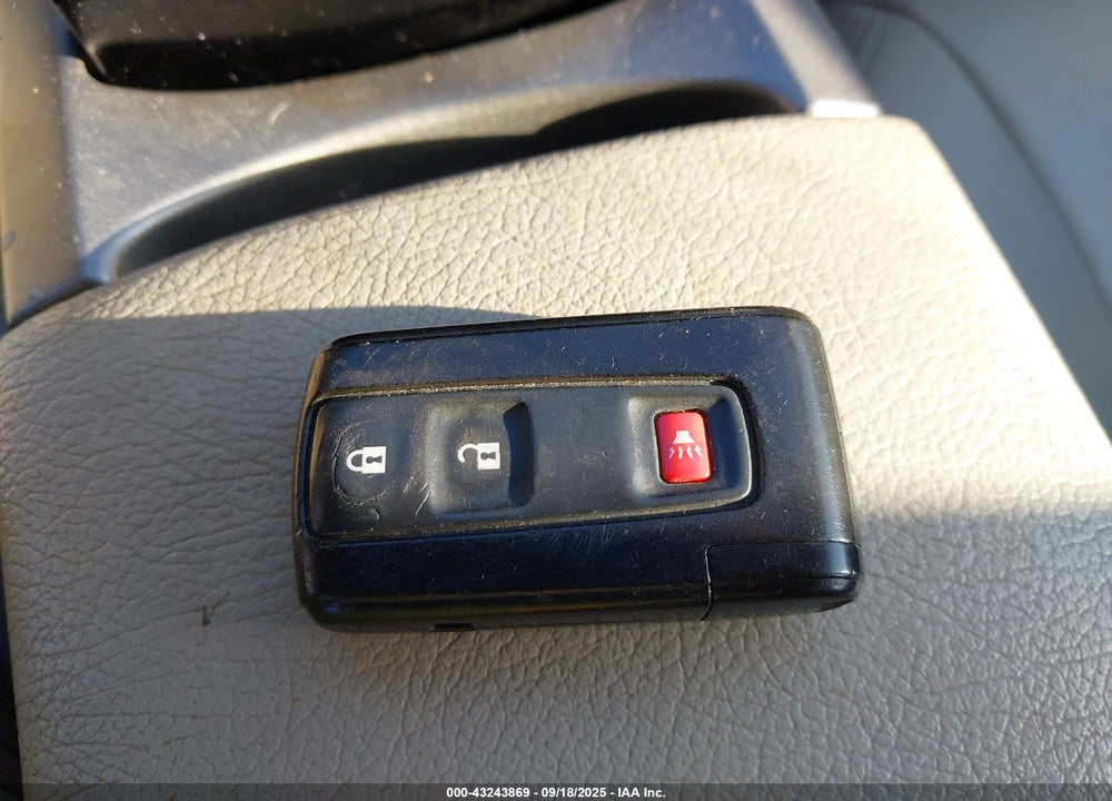 2008 TOYOTA PRIUS TOURING VIN: JTDKB20U883452757