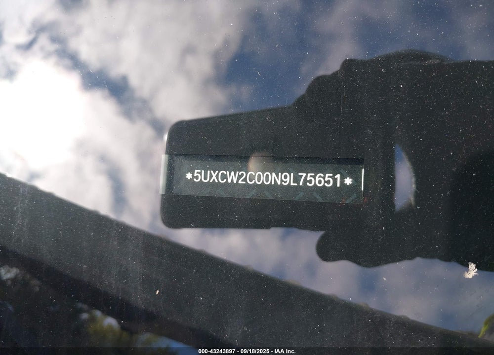 2022 BMW X7 VIN: 5UXCW2C00N9L75651