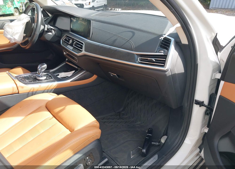 2022 BMW X7 VIN: 5UXCW2C00N9L75651