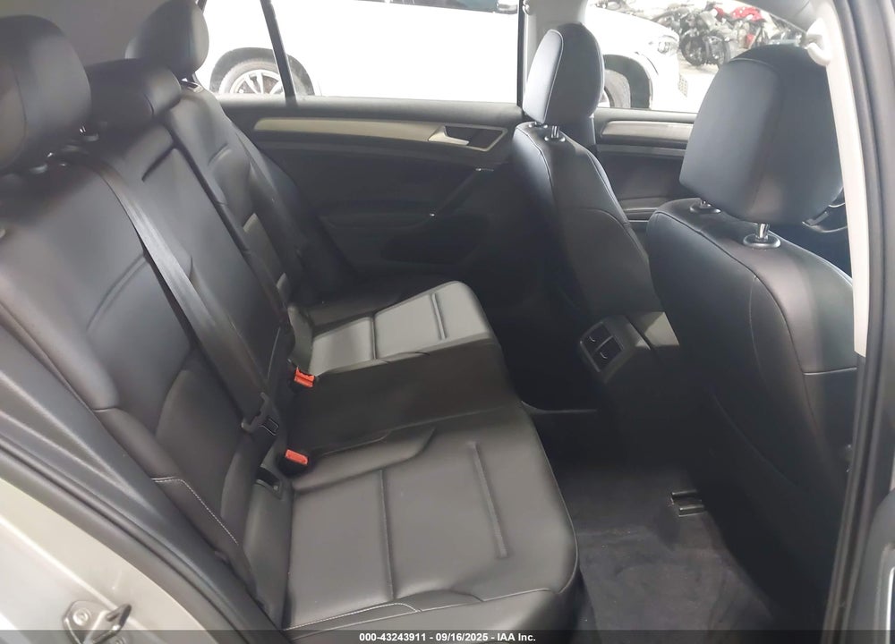2017 VOLKSWAGEN GOLF VIN: 3VW117AU7HM031960