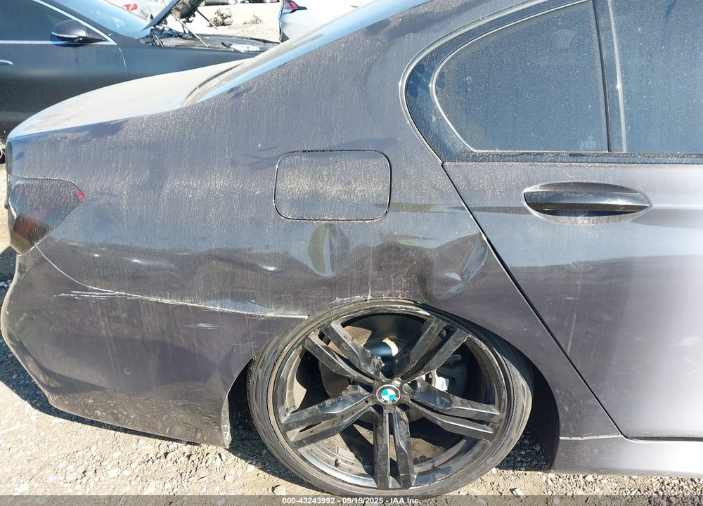 2019 BMW 7 SERIES VIN: WBA7F0C56KGM24942
