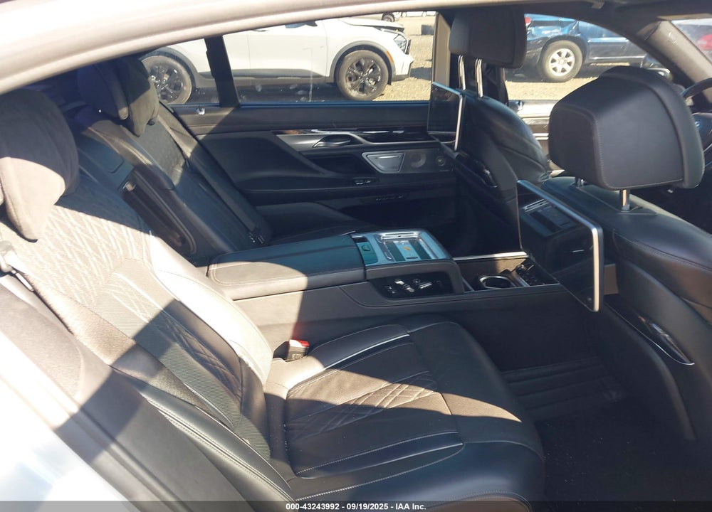2019 BMW 7 SERIES VIN: WBA7F0C56KGM24942
