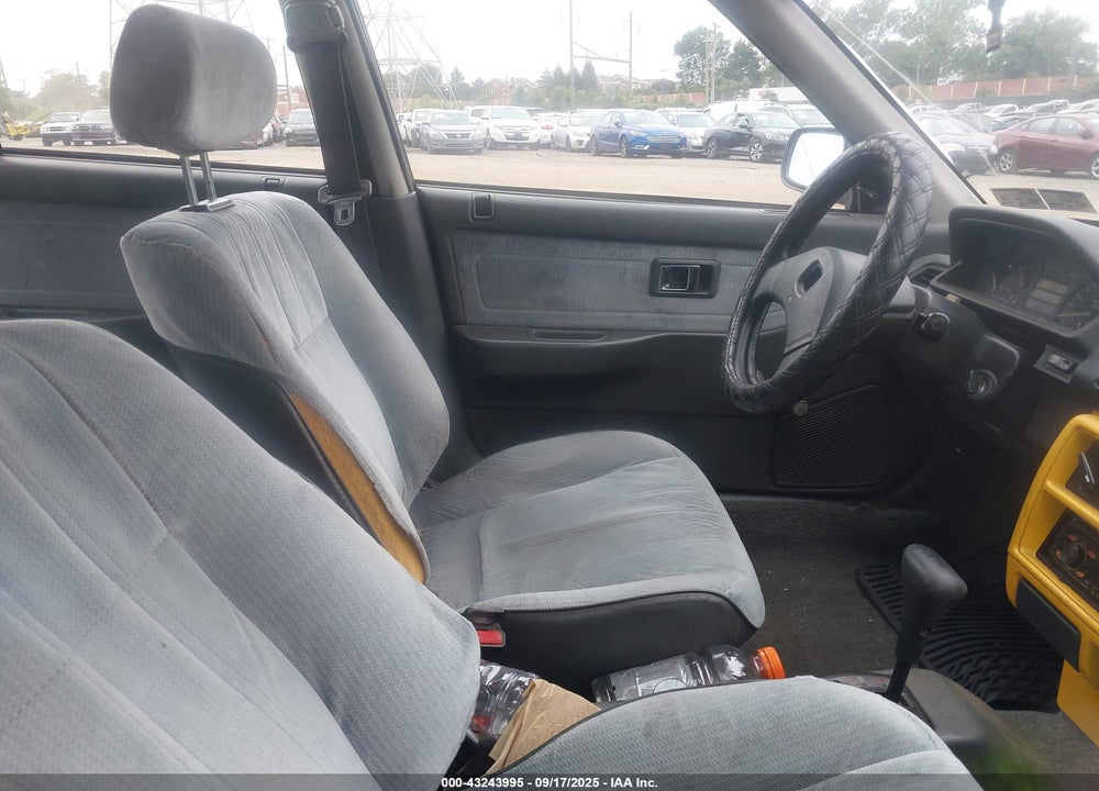 1988 HONDA CIVIC DX VIN: 1HGED3644JA036535