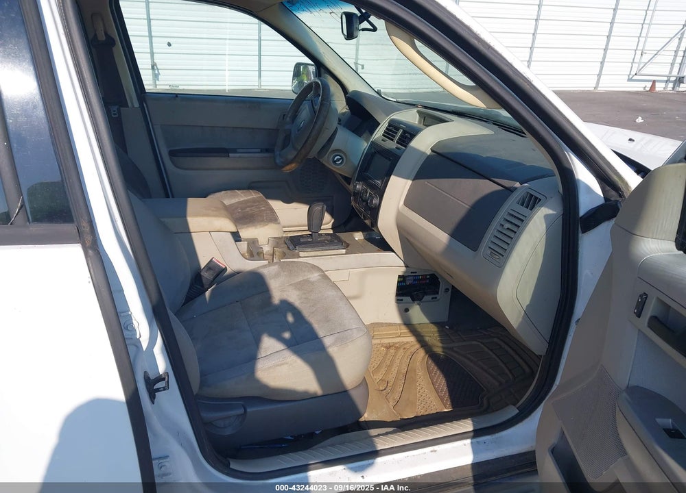 2011 FORD ESCAPE VIN: 1FMCU9D76BKB26492
