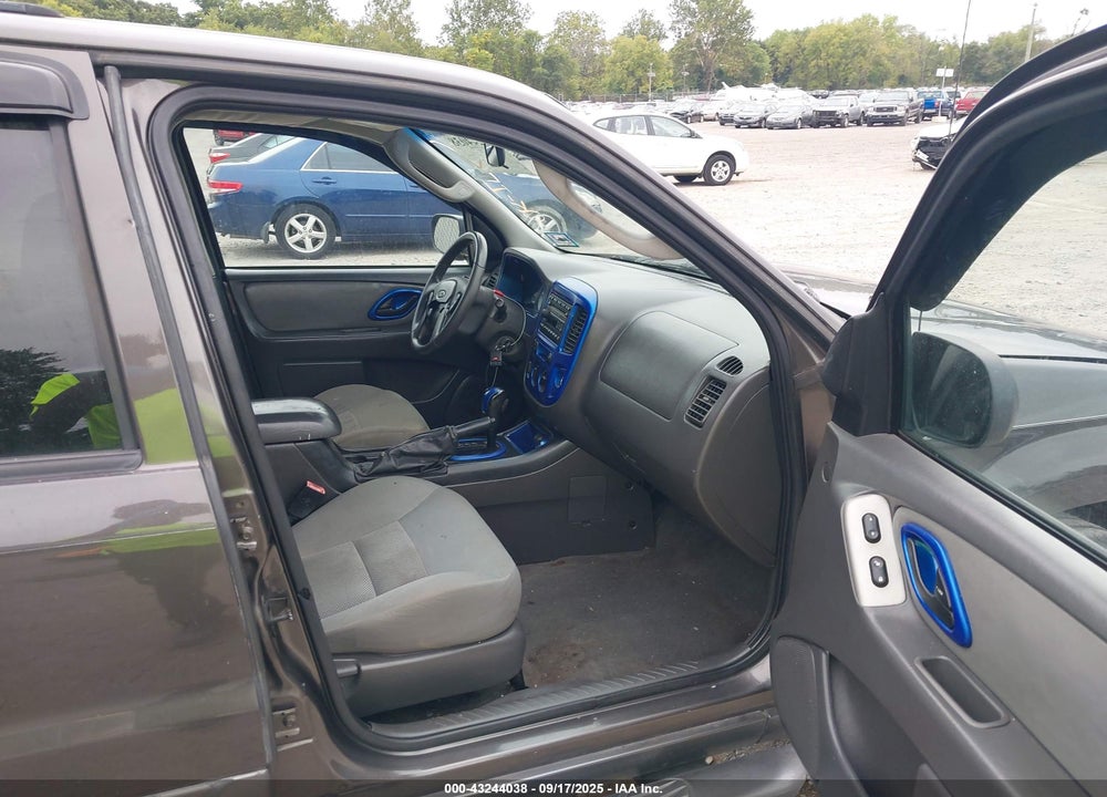 2007 FORD ESCAPE VIN: 1FMYU93197KA44170