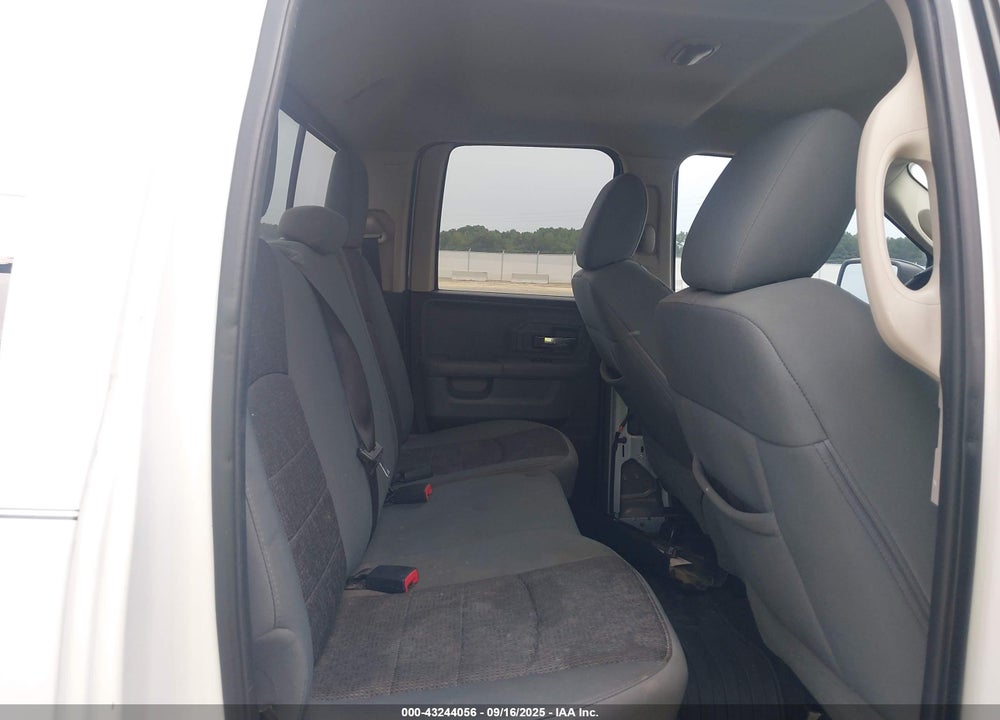 2013 RAM 1500 VIN: 1C6RR6GGXDS640995