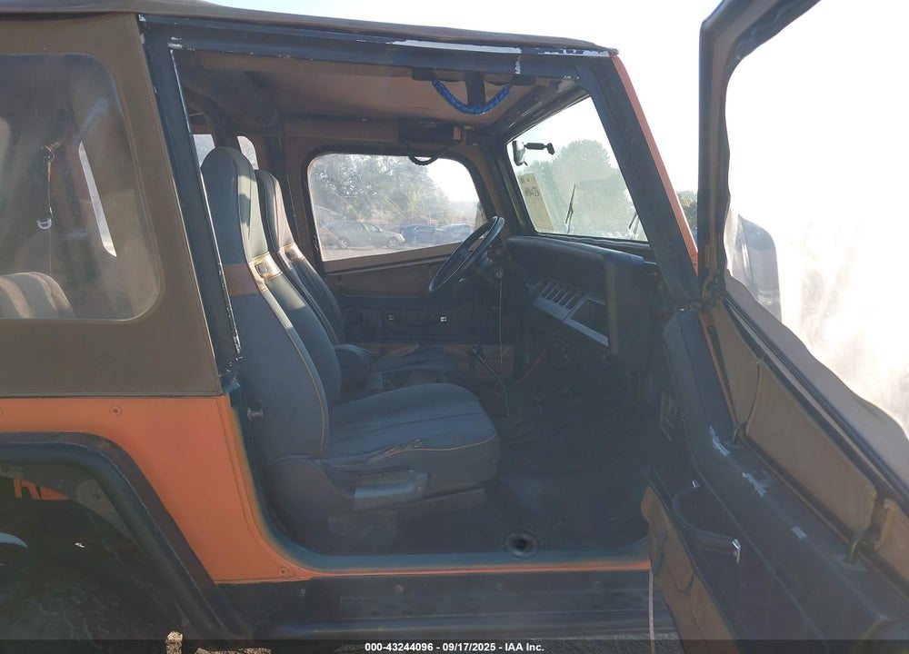 1993 JEEP WRANGLER / YJ SAHARA VIN: 1J4FY49S2PP262662