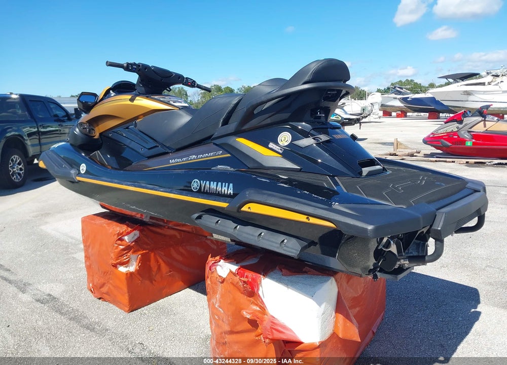 2024 YAMAHA WAVERUNNER VIN: YAMA1785E424