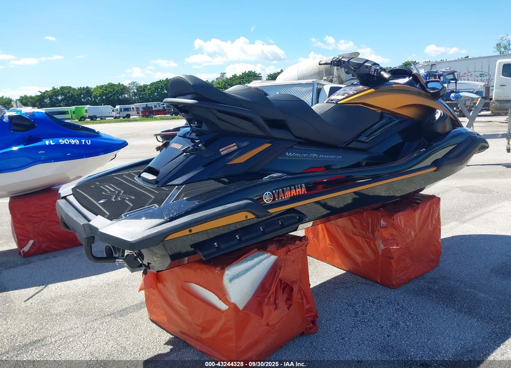 2024 YAMAHA WAVERUNNER VIN: YAMA1785E424