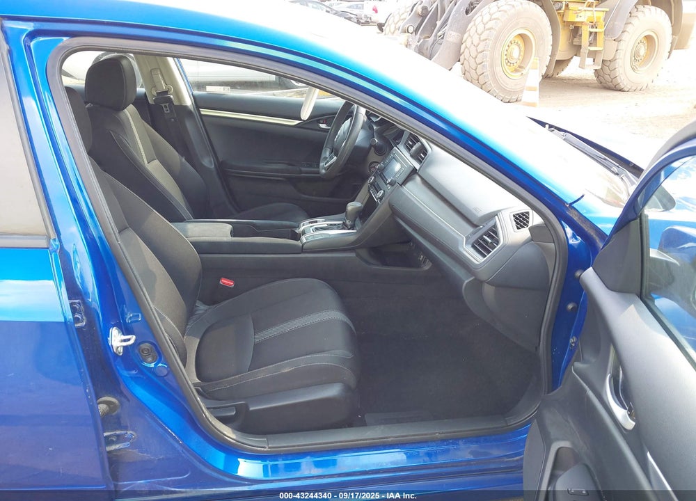 2018 HONDA CIVIC VIN: 19XFC2F6XJE015915