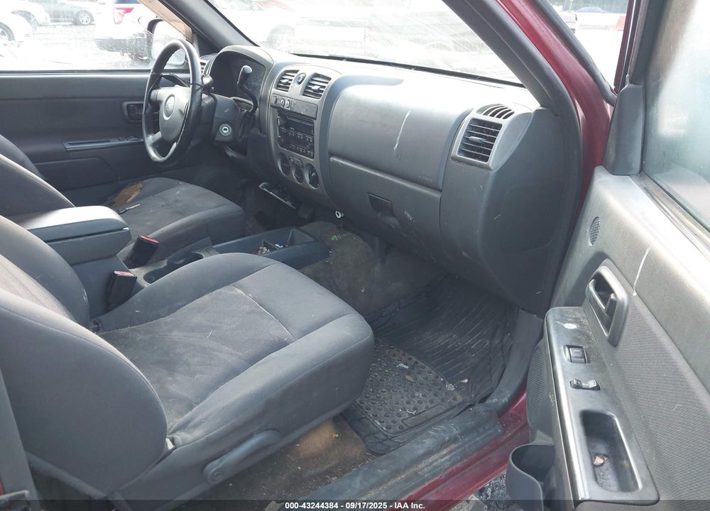 2005 CHEVROLET COLORADO LS VIN: 1GCDT136858121818