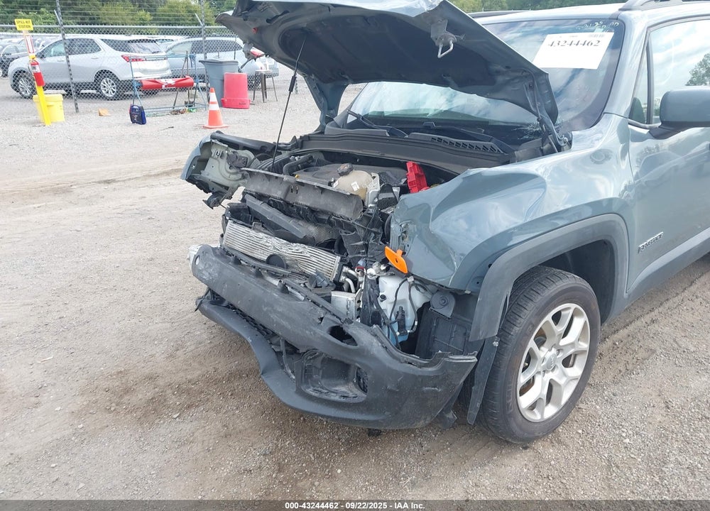 2018 JEEP RENEGADE LATITUDE 4X4 VIN: ZACCJBBB2JPJ17348