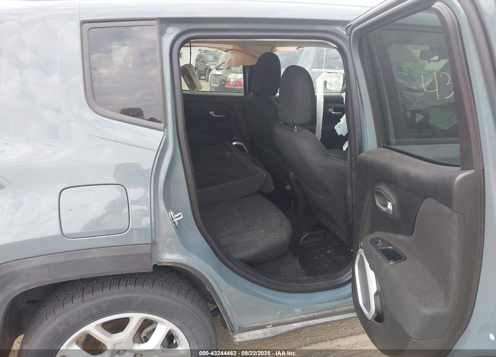2018 JEEP RENEGADE LATITUDE 4X4 VIN: ZACCJBBB2JPJ17348