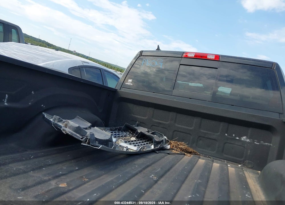 2016 RAM 1500 VIN: 1C6RR7NT1GS288058