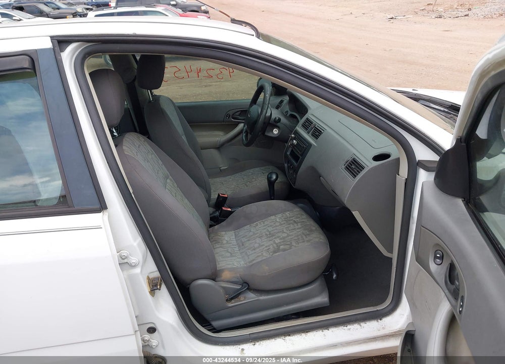2005 FORD FOCUS ZX4 VIN: 1FAFP34N45W217865