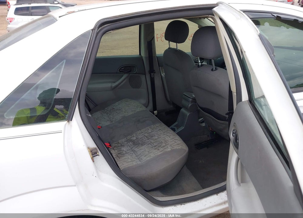 2005 FORD FOCUS ZX4 VIN: 1FAFP34N45W217865
