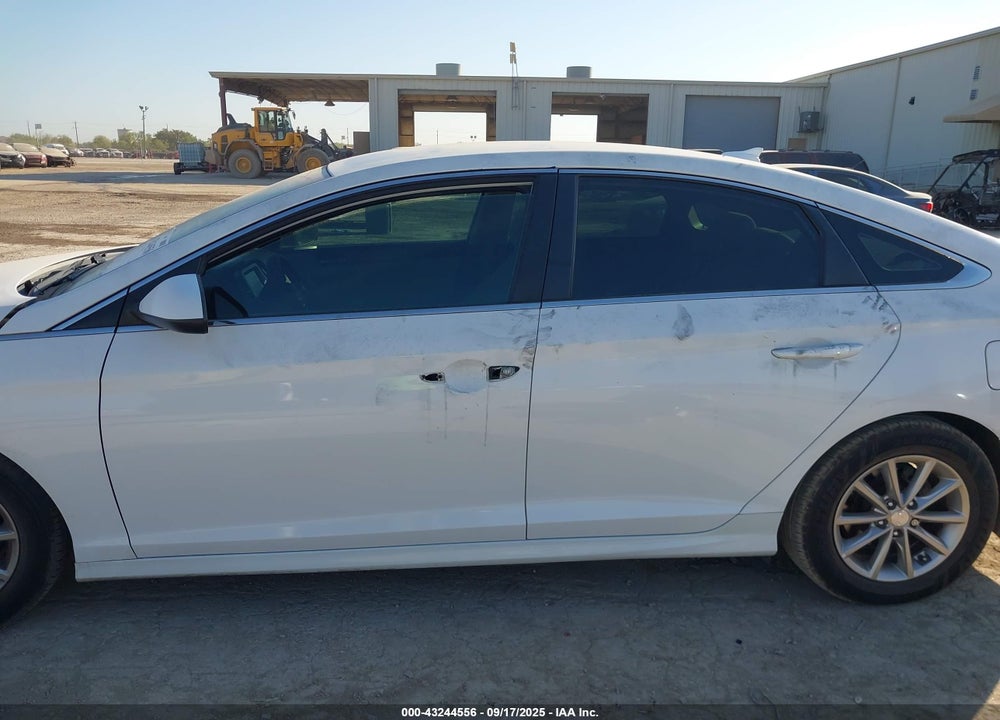 2018 HYUNDAI SONATA VIN: 5NPE24AF9JH621137