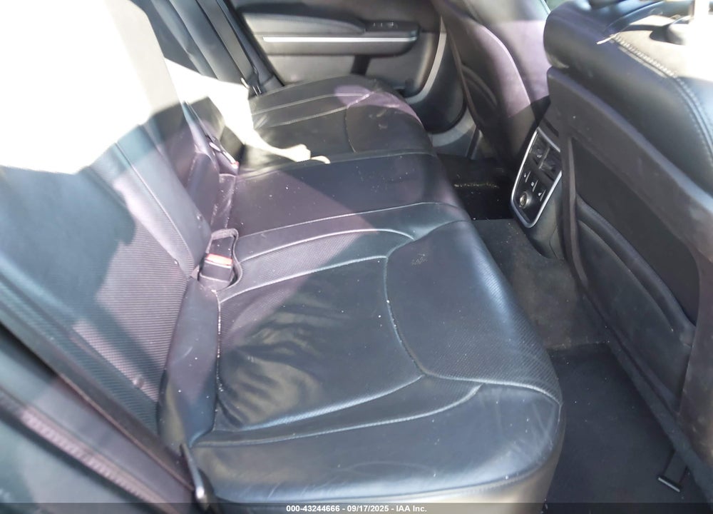 2013 CHRYSLER 300 VIN: 2C3CCAET6DH544683
