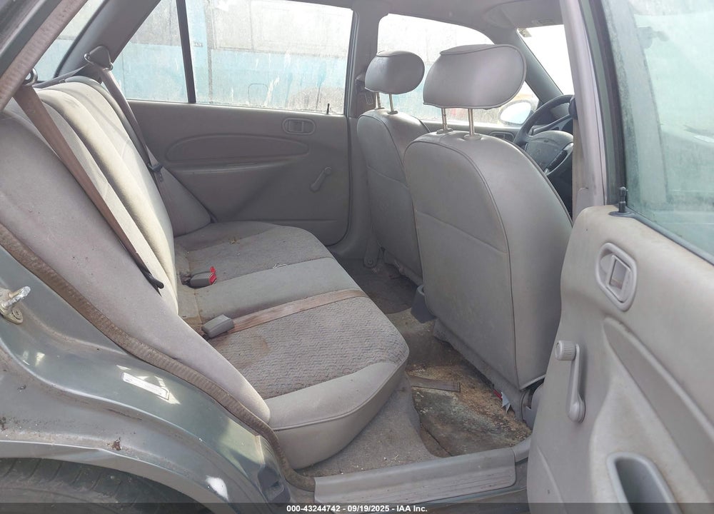 1998 FORD ESCORT SE VIN: 3FAFP15P7WR173627