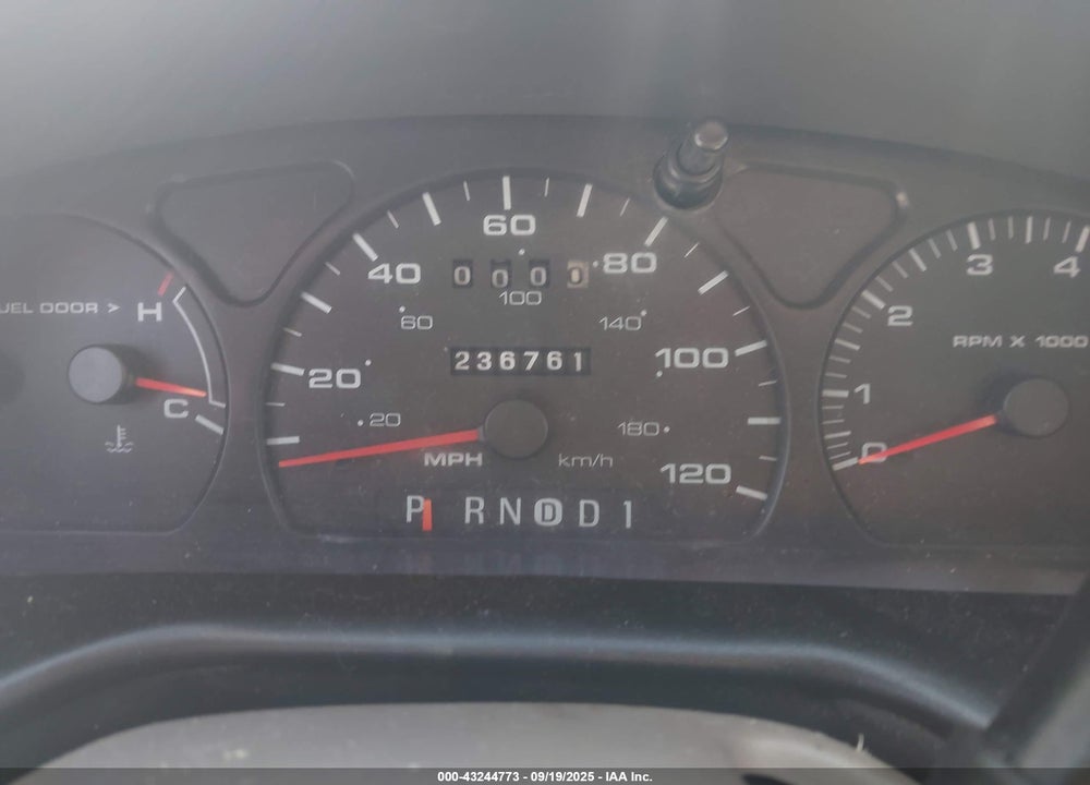 2003 FORD TAURUS SE VIN: 1FAFP53U23G164949