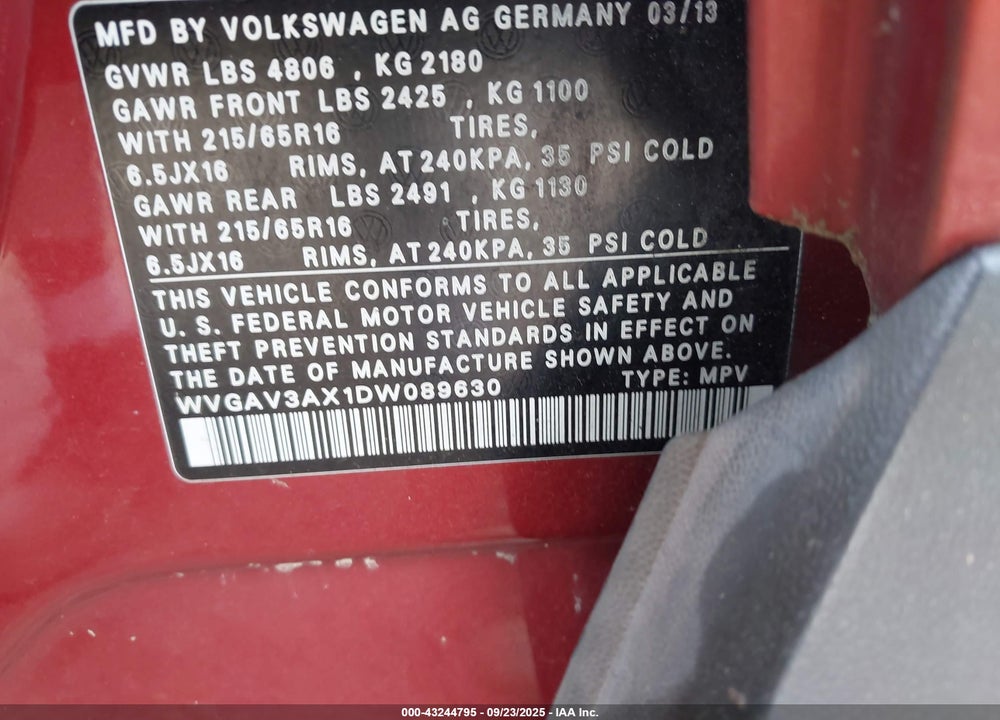 2013 VOLKSWAGEN TIGUAN VIN: WVGAV3AX1DW089630