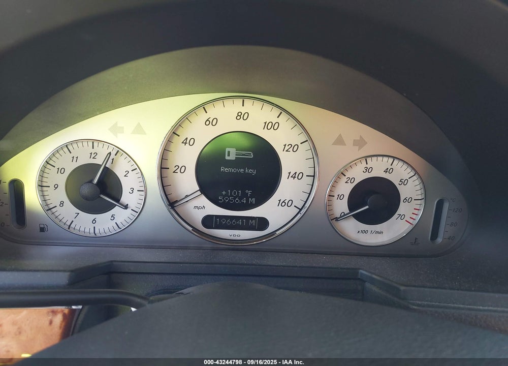 2007 MERCEDES-BENZ E-CLASS VIN: WDBUF56X37B156760