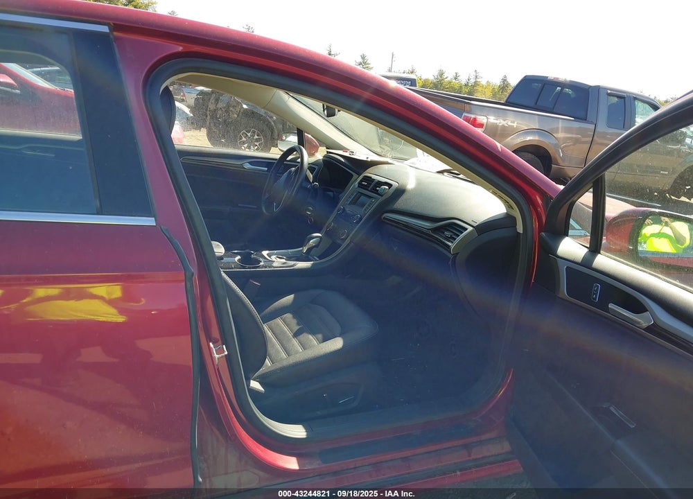 2015 FORD FUSION SE VIN: 3FA6P0HD6FR272547