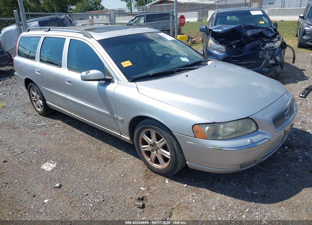 2005 VOLVO V70 2.5T VIN: YV1SW592X51513762