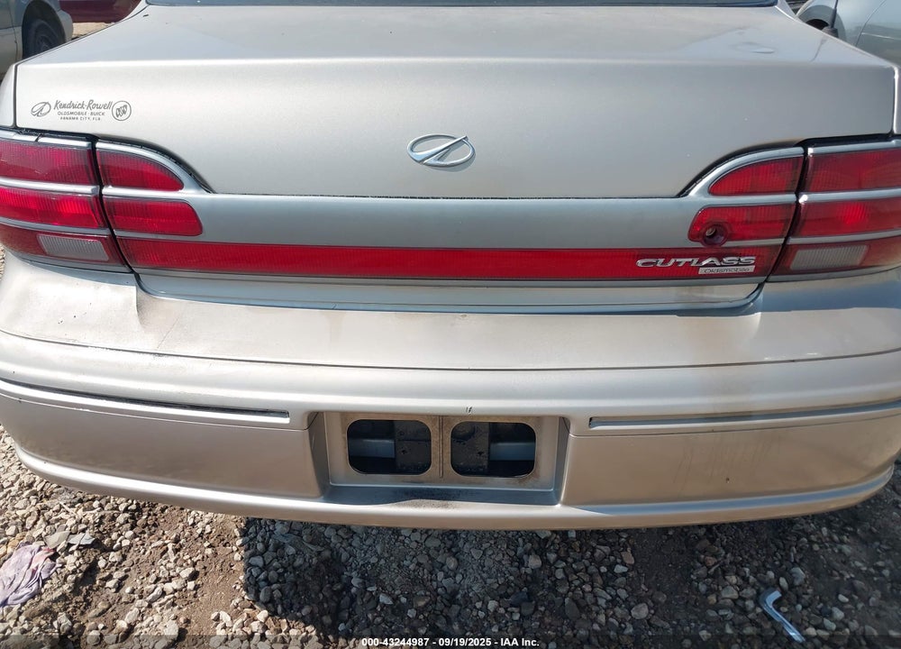 1998 OLDSMOBILE CUTLASS GL VIN: 1G3NB52M6W6327702