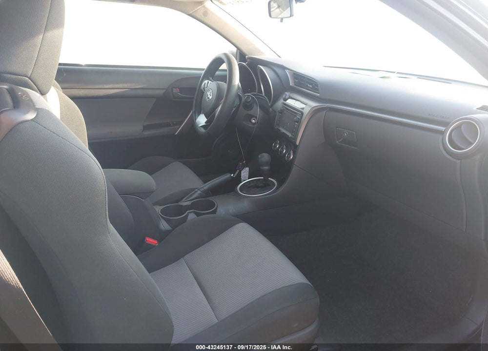 2015 SCION TC VIN: JTKJF5C77F3092555