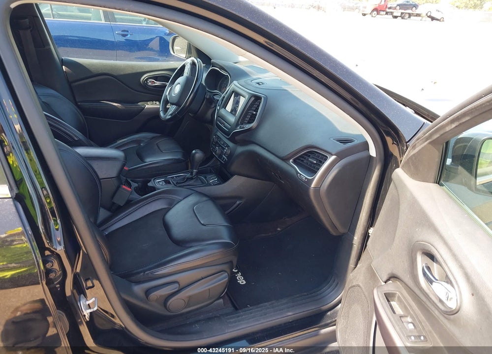 2019 JEEP CHEROKEE LATITUDE PLUS FWD VIN: 1C4PJLLB0KD249078