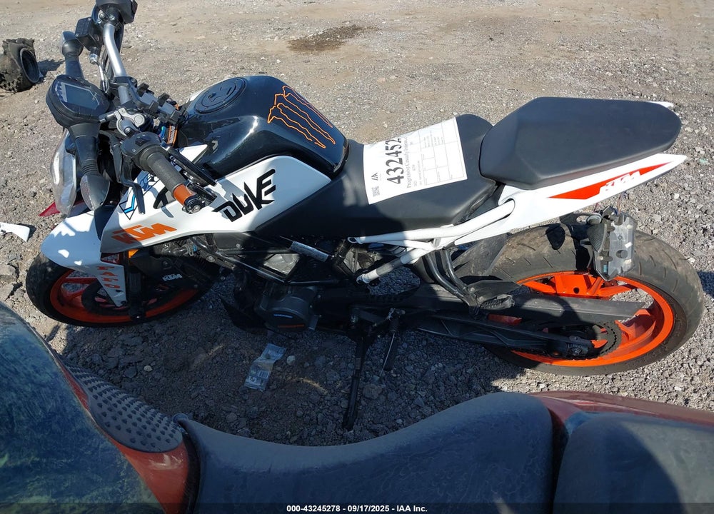 2021 KTM 200 DUKE VIN: MD2JPC407MC031580