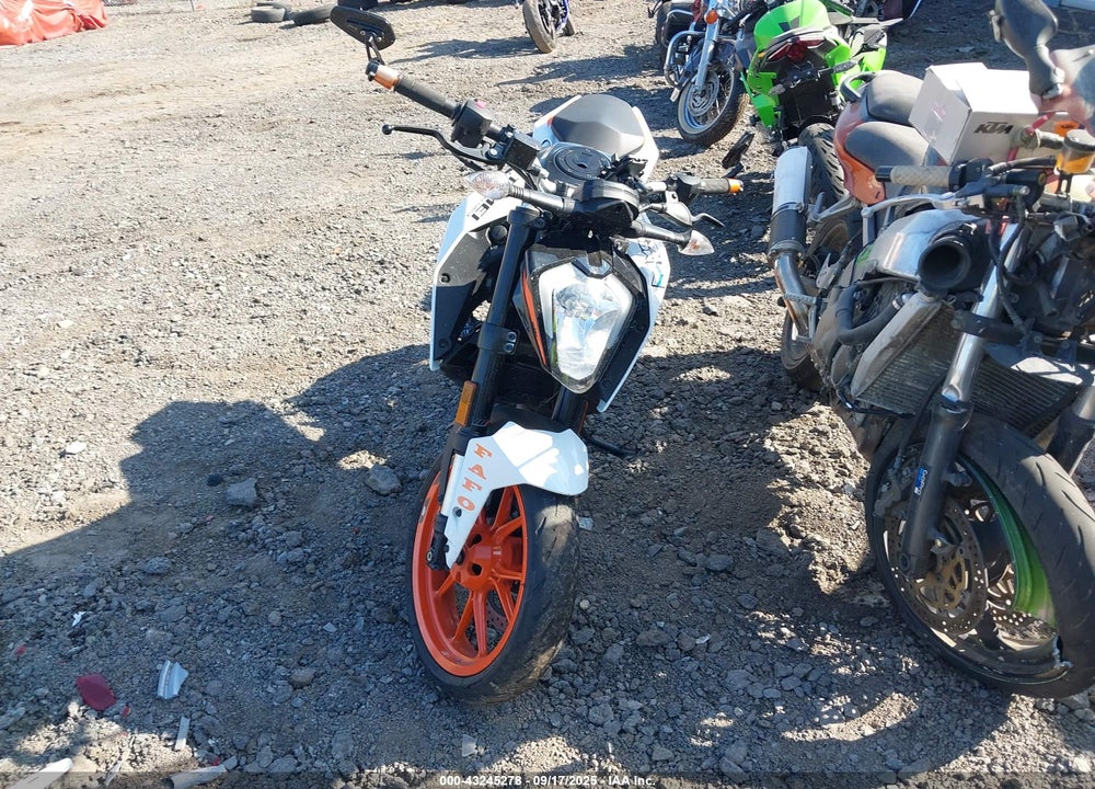 2021 KTM 200 DUKE VIN: MD2JPC407MC031580