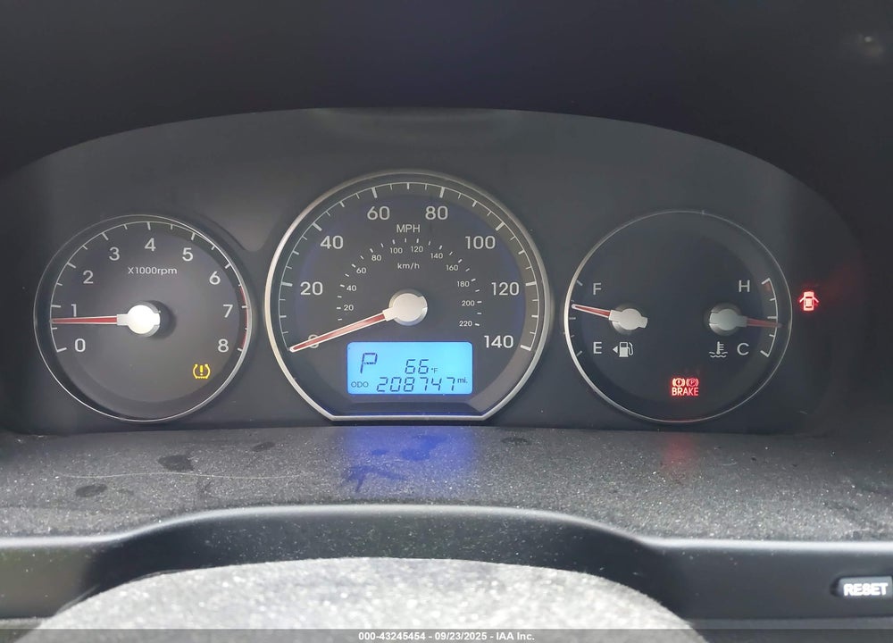 2011 HYUNDAI SANTA FE VIN: 5XYZGDAB3BG016863