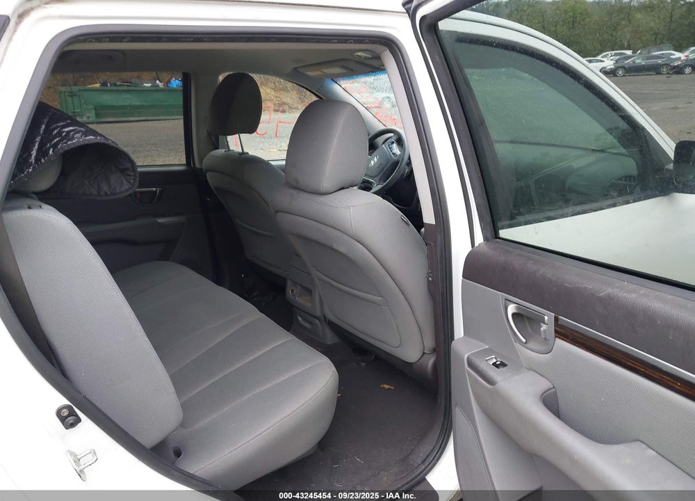 2011 HYUNDAI SANTA FE VIN: 5XYZGDAB3BG016863